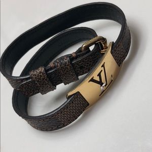 Louis vuitton’s “sign it” men’s bracelet